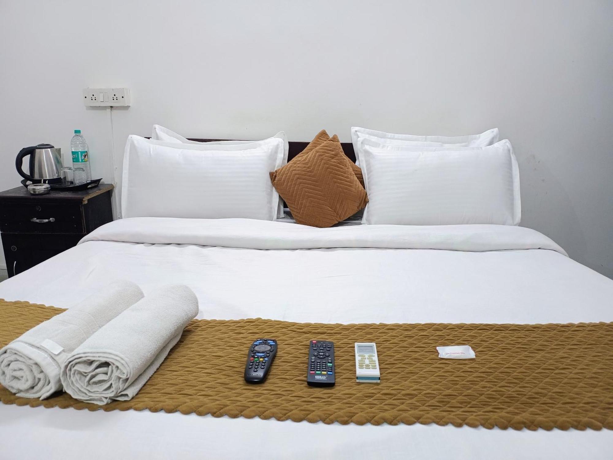 Hotel Hauz Khas Fort View New Delhi Extérieur photo