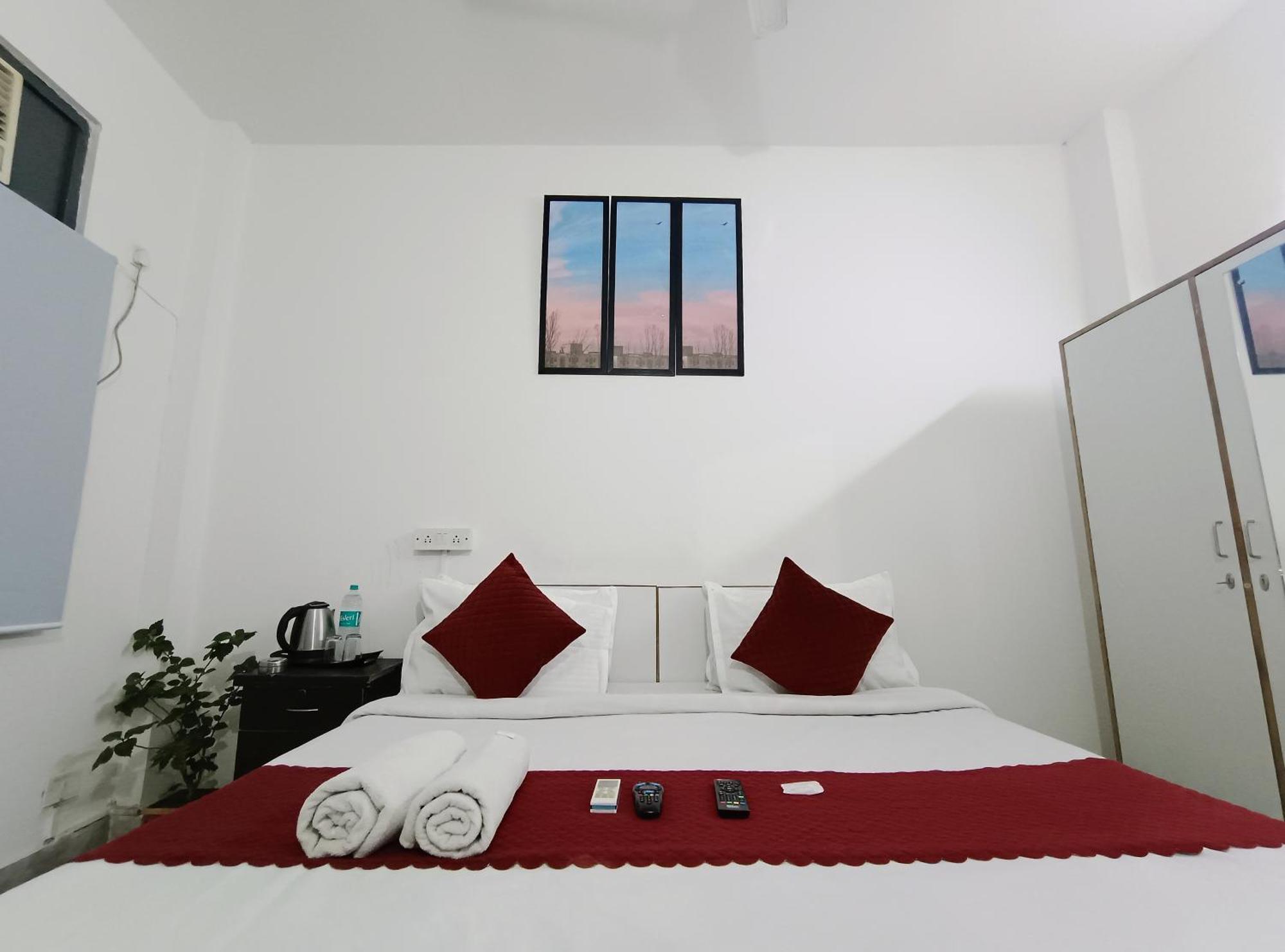 Hotel Hauz Khas Fort View New Delhi Extérieur photo