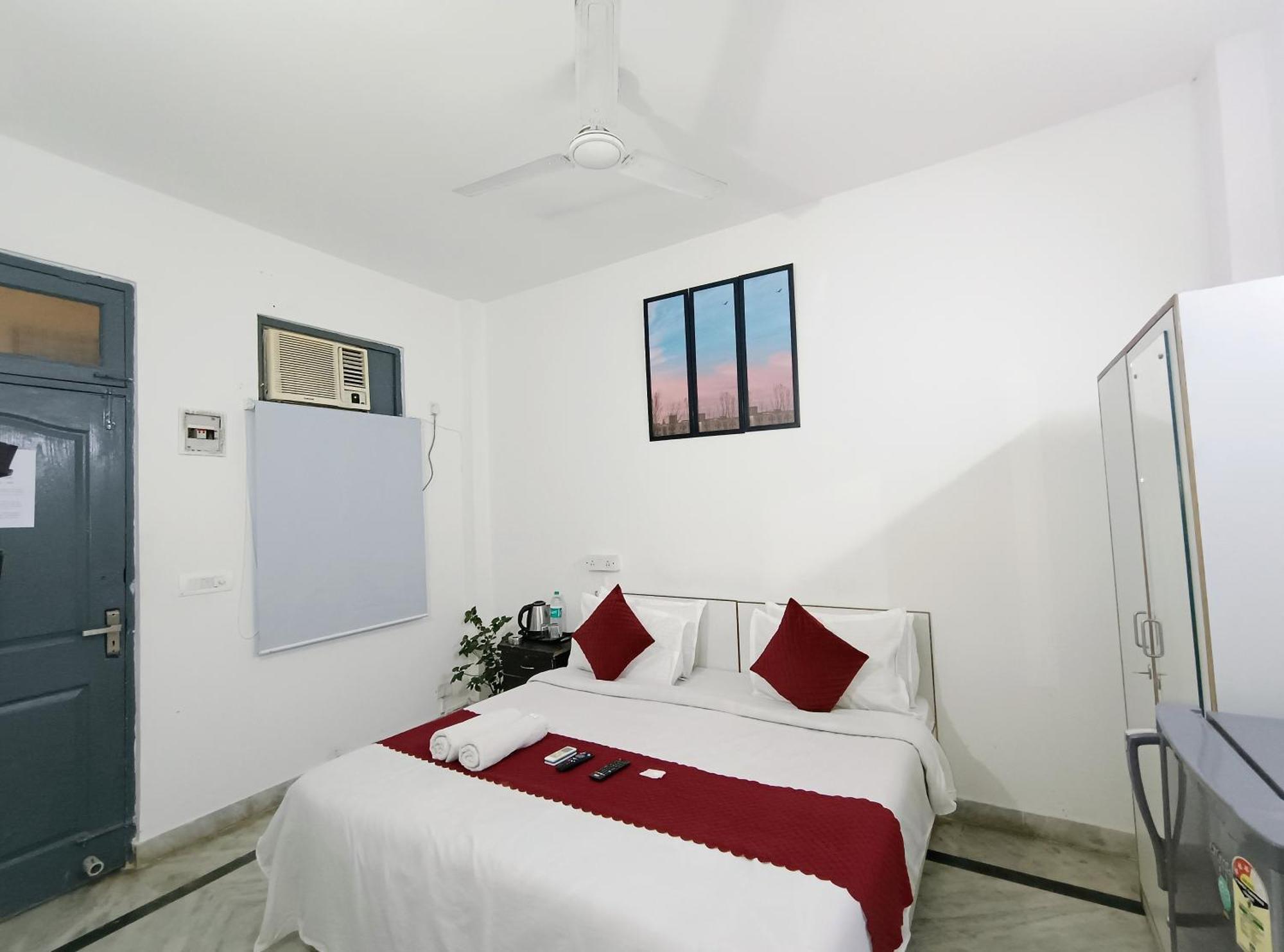 Hotel Hauz Khas Fort View New Delhi Extérieur photo