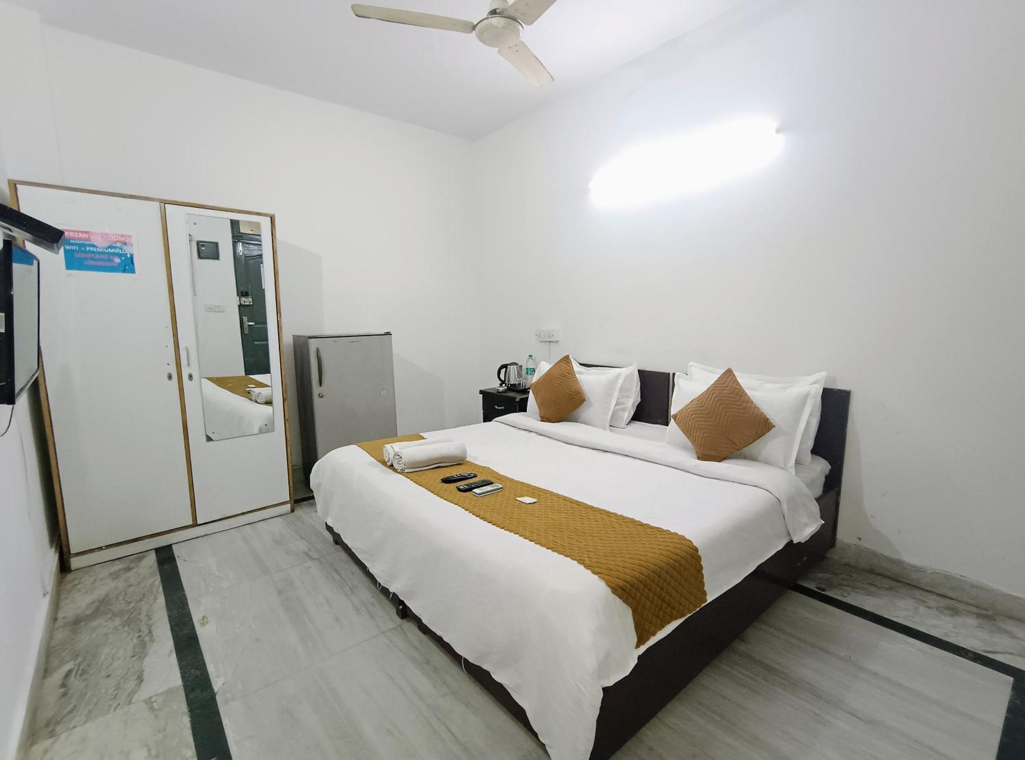 Hotel Hauz Khas Fort View New Delhi Extérieur photo